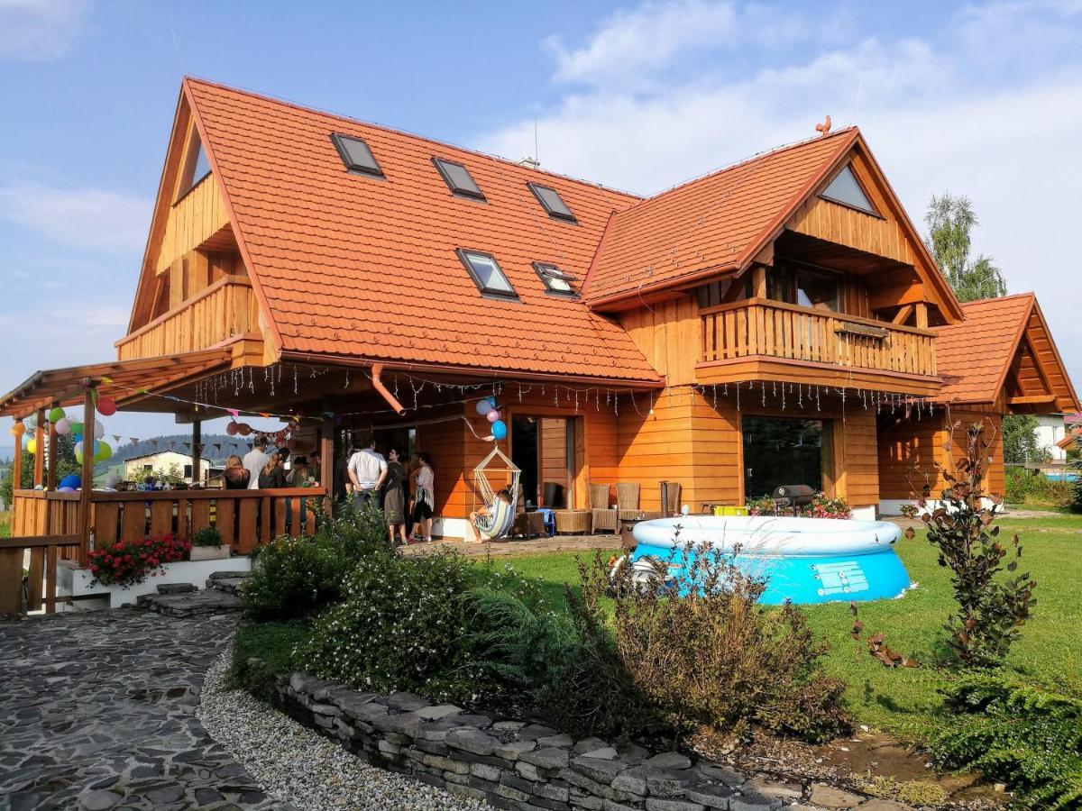 Holiday Home Holiday Raj Bešeňová Exteriör bild