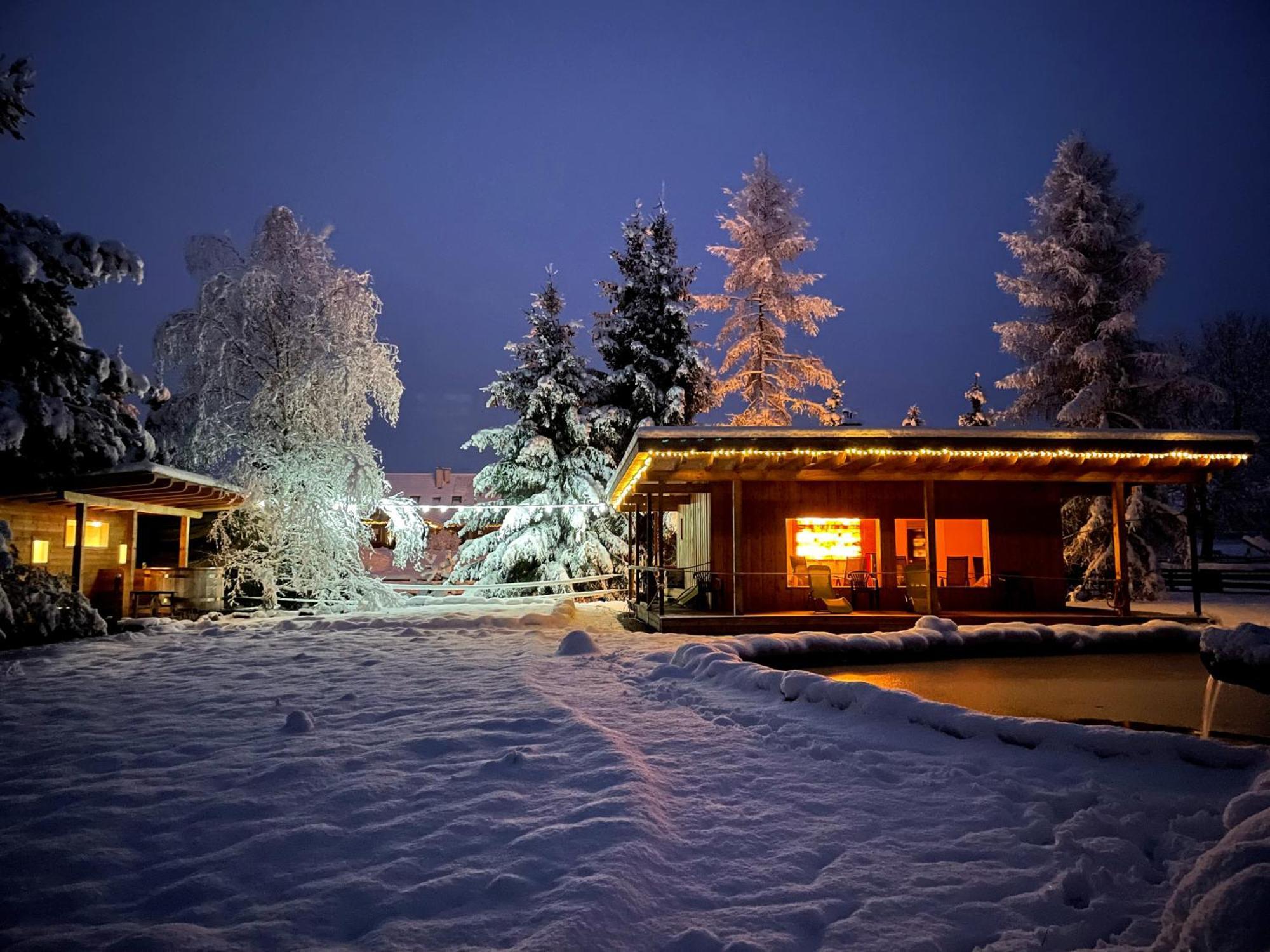 Holiday Home Holiday Raj Bešeňová Exteriör bild