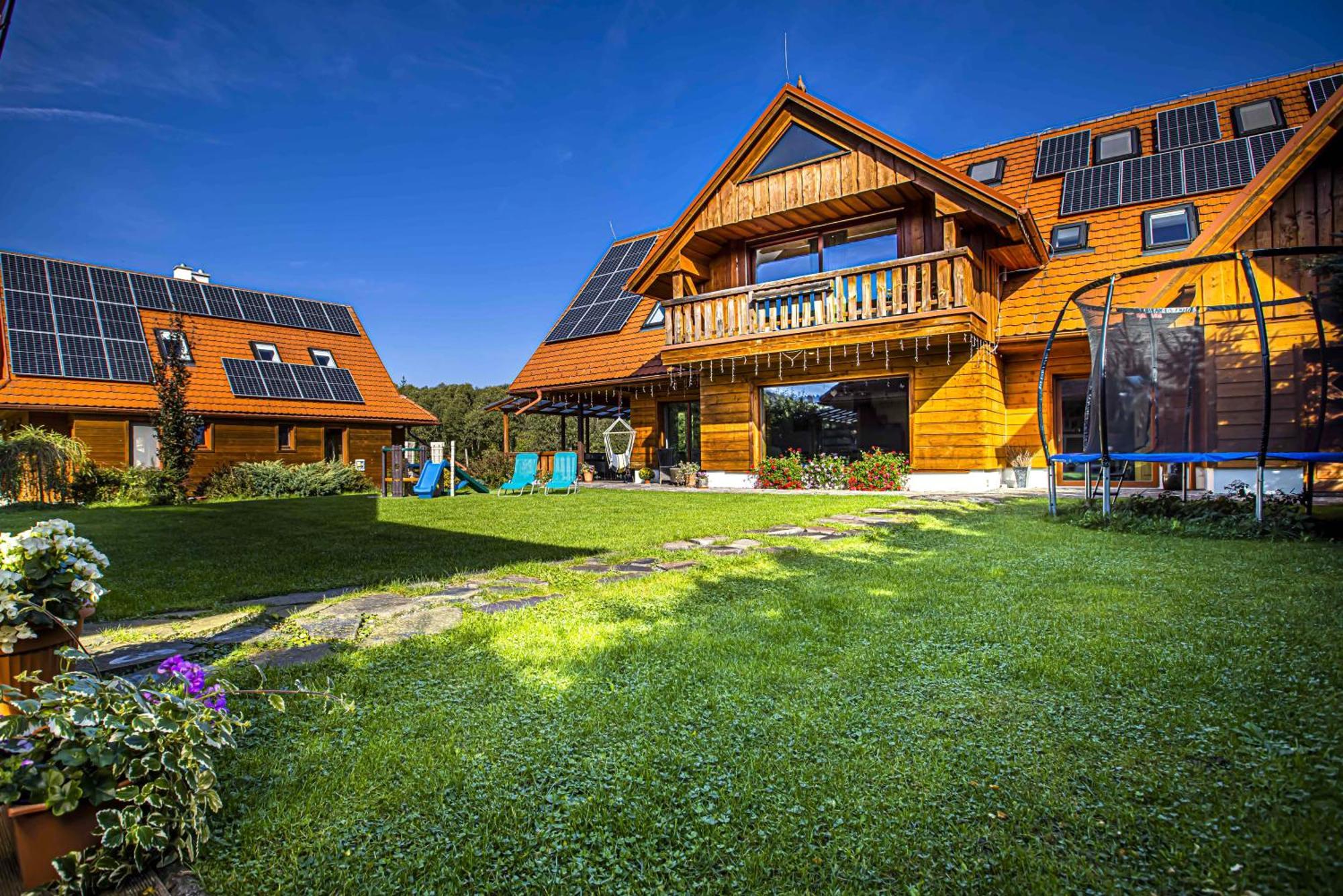 Holiday Home Holiday Raj Bešeňová Exteriör bild
